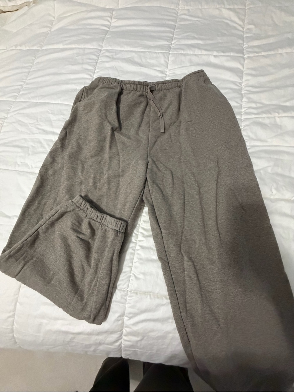 American Eagle Outfitters women’s Drawstring Sweatpants - tan